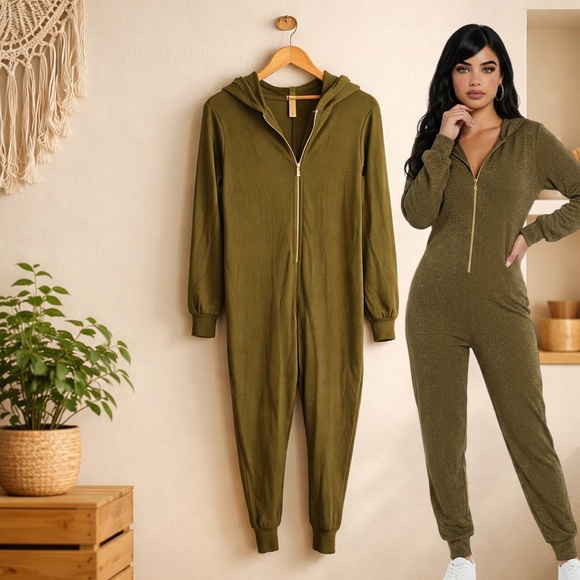 Savage X Fenty Pants - SAVAGE X FENTY Green gold Sparkly Hooded zip
Onesie Jumpsuit size large NWOT